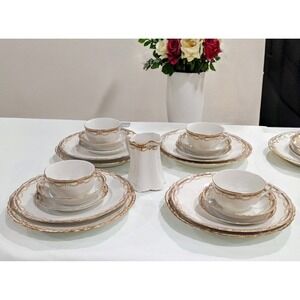 B9059 Luncheon Plate by Warwick